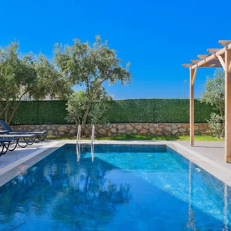 Villa Moonshine Duo Luxury Oasis In *