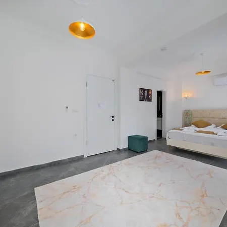 Villa Moonshine Duo Luxury Oasis In *