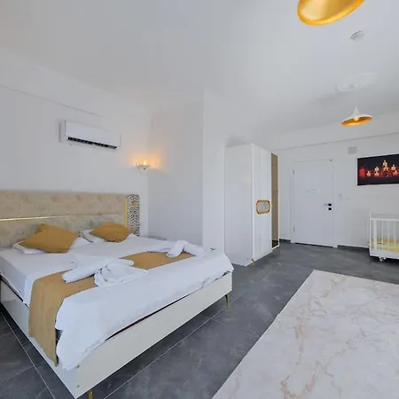 Moonshine Duo Luxury Oasis In Villa