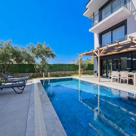 Moonshine Duo Luxury Oasis In *