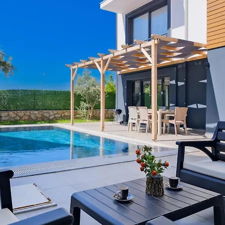 Moonshine Duo Luxury Oasis In