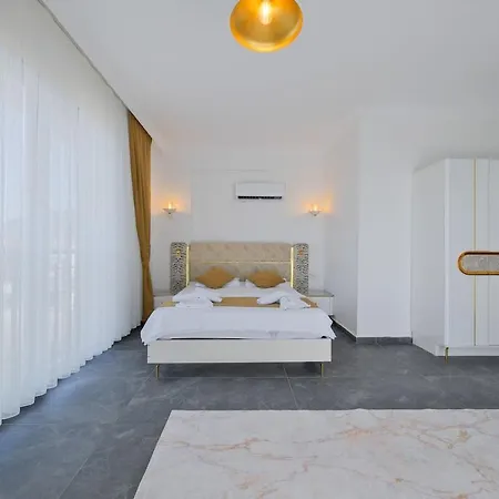 Moonshine Duo Luxury Oasis In Villa