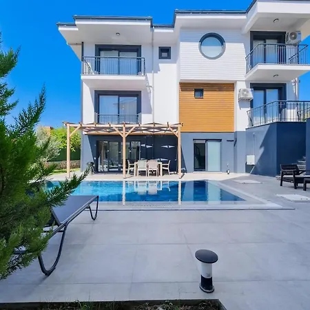Moonshine Duo Luxury Oasis In *