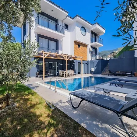 Villa Moonshine Duo Luxury Oasis In